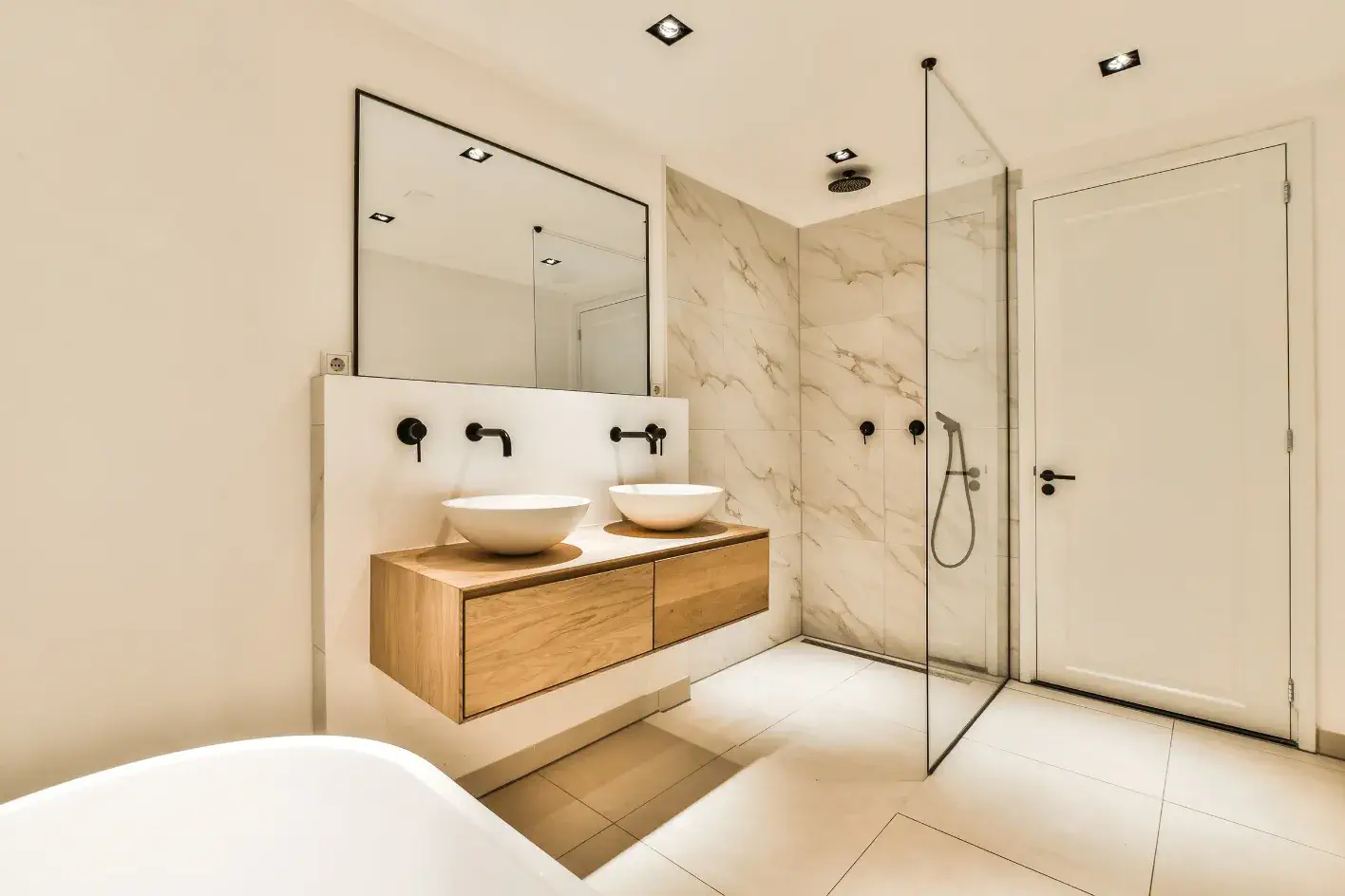 Temiz ve modern banyo tadilatı bitmiş proje detayı